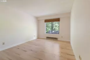 4000 Carman Dr, Lake Oswego, OR 97035 - Photo 21