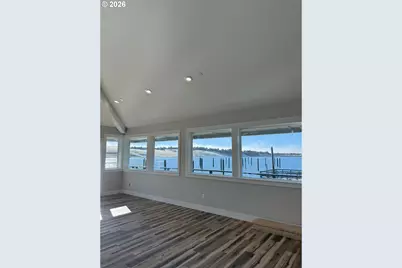 1150 Bay St #F, Florence, OR 97439 - Photo 5