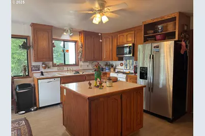 88468 Trout Pond Ln, Bandon, OR 97411 - Photo 5