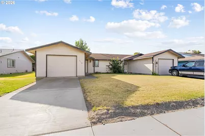 713 SW Mt Hood Ave, Boardman, OR 97818 - Photo 1