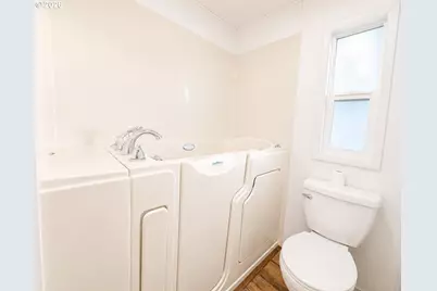 1200 E Central Ave #10, Sutherlin, OR 97479 - Photo 15
