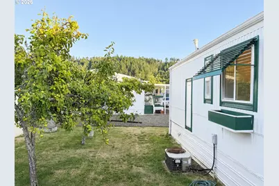 1200 E Central Ave #10, Sutherlin, OR 97479 - Photo 25