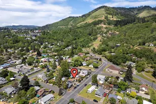 307 N Ash St, Bingen, WA 98605 - Photo 15