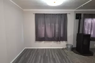 19776 SE Stark St, Portland, OR 97233 - Photo 11