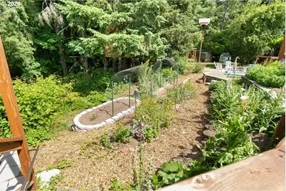 1393 SW Maplecrest Dr, Portland, OR 97219 - Photo 43