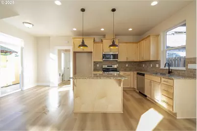 115 E Jersey St, Gladstone, OR 97027 - Photo 5