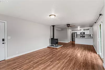 117 E B Ave, Drain, OR 97435 - Photo 5