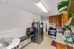 296 S 10th St, Coos Bay, OR 97420 - Photo 13