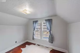 296 S 10th St, Coos Bay, OR 97420 - Photo 19