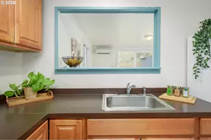 2571 Alder St, Eugene, OR 97405 - Photo 11