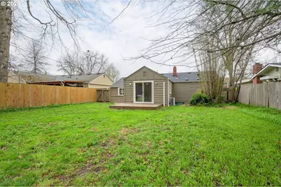 2571 Alder St, Eugene, OR 97405 - Photo 33