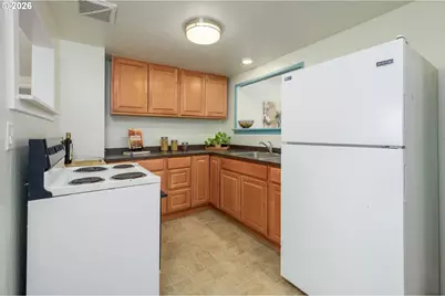 2571 Alder St, Eugene, OR 97405 - Photo 9