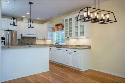 10898 SE Happy Valley Dr, Happy Valley, OR 97086 - Photo 9