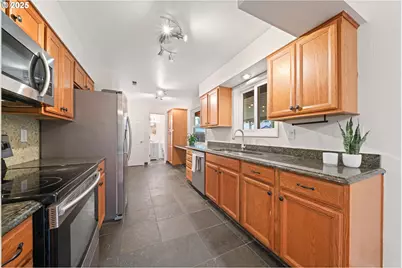 850 SE 169th Dr, Portland, OR 97233 - Photo 7