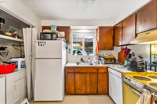 626 NW 28th St, Corvallis, OR 97330 - Photo 9