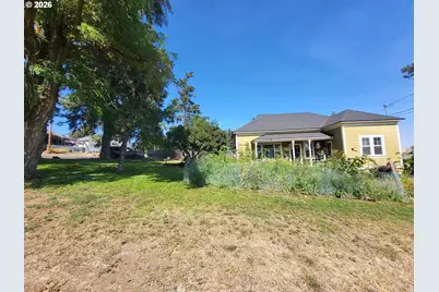 204 First St, Moro, OR 97039 - Photo 17