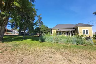 204 1st St, Moro, OR 97039 - Photo 17