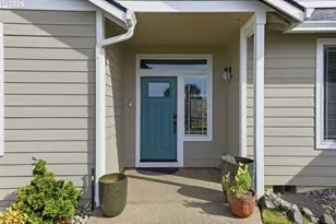 2025 Roosevelt Loop, North Bend, OR 97459 - Photo 7