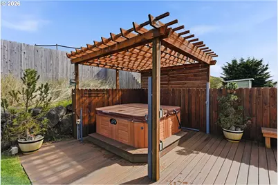 2025 Roosevelt Loop, North Bend, OR 97459 - Photo 39