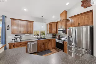 2025 Roosevelt Loop, North Bend, OR 97459 - Photo 13