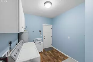2025 Roosevelt Loop, North Bend, OR 97459 - Photo 35