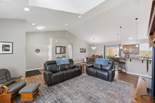 2025 Roosevelt Loop, North Bend, OR 97459 - Photo 13