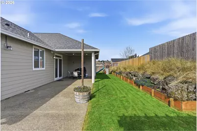 2025 Roosevelt Loop, North Bend, OR 97459 - Photo 41