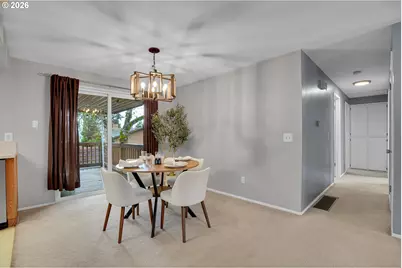 638 SW 7th St, Gresham, OR 97080 - Photo 9