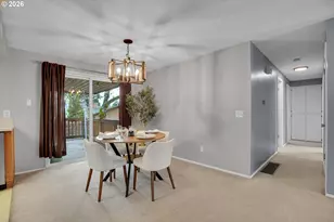 638 SW 7th St, Gresham, OR 97080 - Photo 9