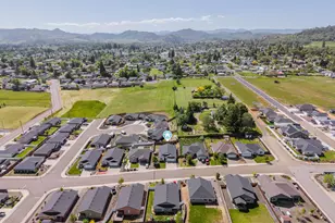601 SE Rose Ridge Dr, Winston, OR 97496 - Photo 37