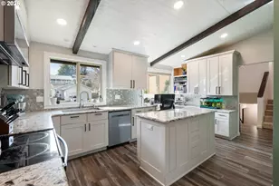 2382 NW Esquire Dr, Roseburg, OR 97471 - Photo 7