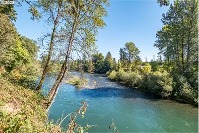 1054 N River Dr, Sweet Home, OR 97386 - Photo 5