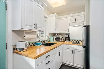 105 S 6th Ave, Rockaway Beach, OR 97136 - Photo 21