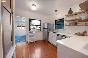 1137 SE Lexington St, Portland, OR 97202 - Photo 11