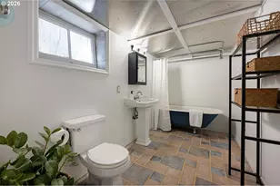 1137 SE Lexington St, Portland, OR 97202 - Photo 29