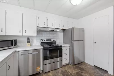 1600 Rhododendron Dr #76, Florence, OR 97439 - Photo 9