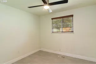 935 E Gladys Ave, Hermiston, OR 97838 - Photo 13