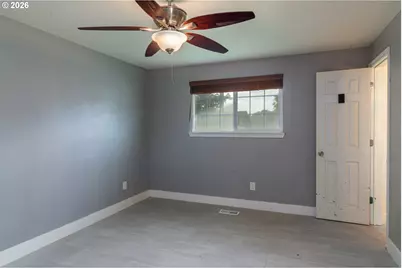 935 E Gladys Ave, Hermiston, OR 97838 - Photo 9
