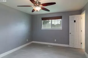 935 E Gladys Ave, Hermiston, OR 97838 - Photo 9