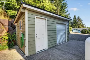 35517 Gustafson Ln, Astoria, OR 97103 - Photo 37