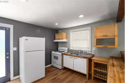 4836 SW Coronado St, Portland, OR 97219 - Photo 11