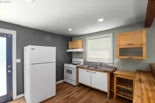 4836 SW Coronado St, Portland, OR 97219 - Photo 11