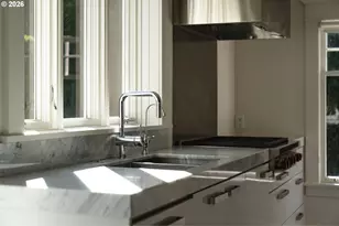 840 NW Summit Ave, Portland, OR 97210 - Photo 11