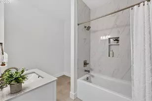 8413 NE Hassalo St, Portland, OR 97220 - Photo 11