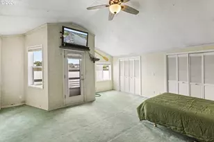 2039 N Jantzen Ave, Portland, OR 97217 - Photo 39