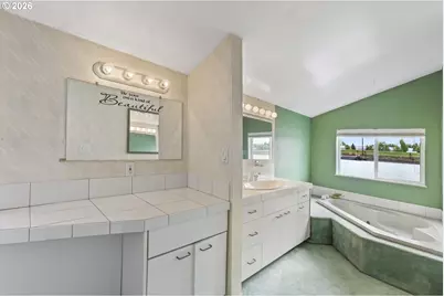 2039 N Jantzen Ave, Portland, OR 97217 - Photo 43