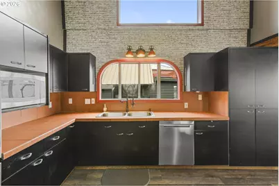 2039 N Jantzen Ave, Portland, OR 97217 - Photo 15