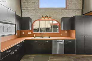 2039 N Jantzen Ave, Portland, OR 97217 - Photo 15