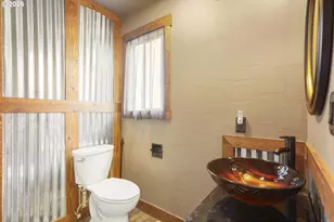 2039 N Jantzen Ave, Portland, OR 97217 - Photo 23