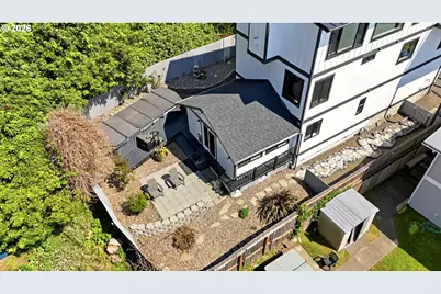 2035 NE 66th St, Lincoln City, OR 97367 - Photo 3